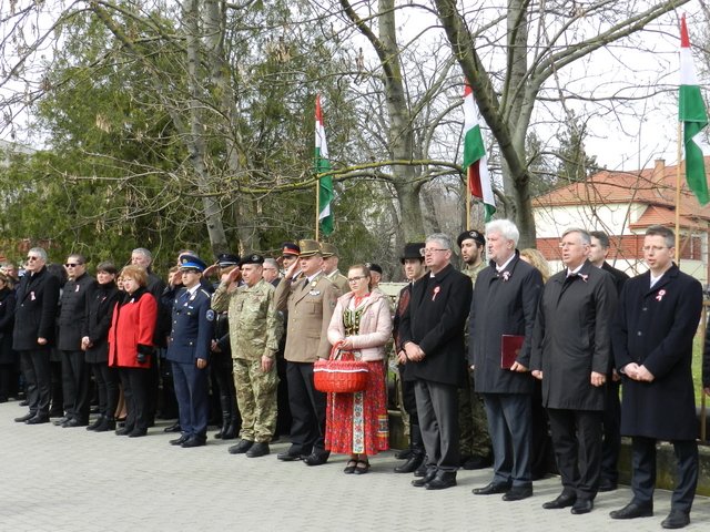 A haza minden előtt 13